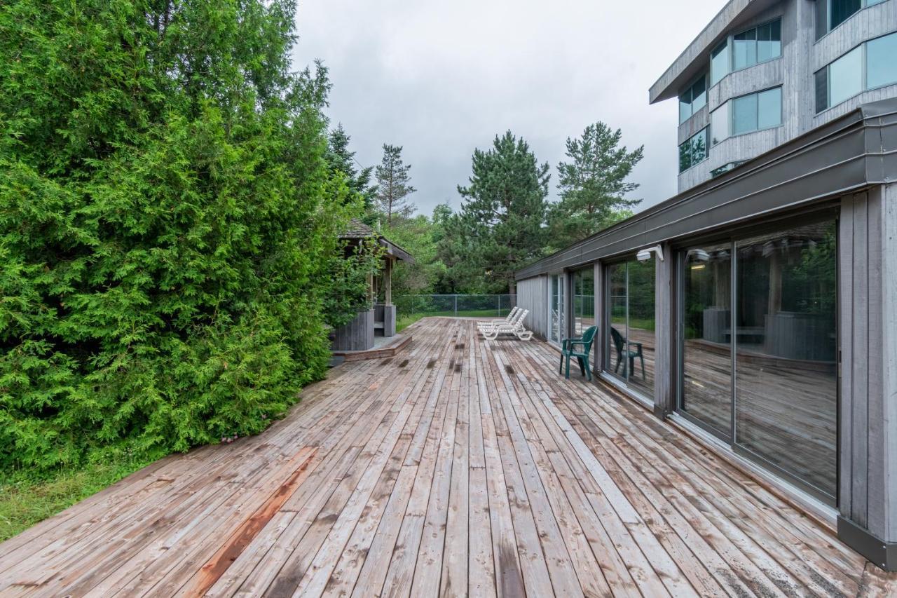 Condo Avec Parc Aquatique ! Beaupré Екстериор снимка