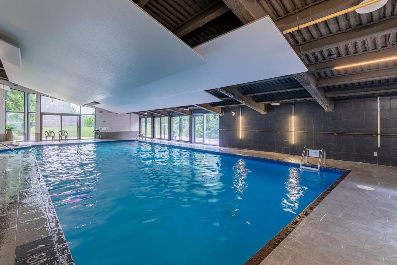 Condo Avec Parc Aquatique ! Beaupré Екстериор снимка