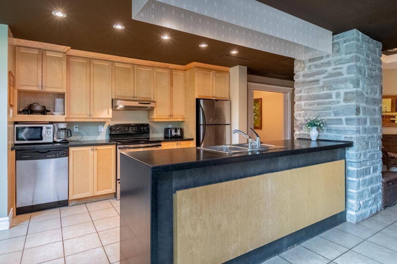 Condo Avec Parc Aquatique ! Beaupré Екстериор снимка